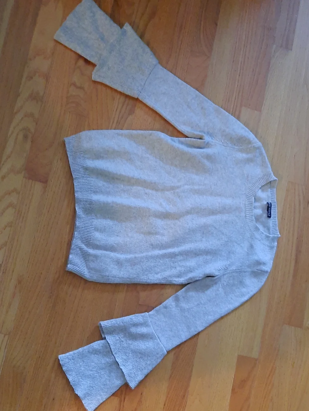 Small JCrew Light Gray Bell-Sleeve Crewneck Sweater Top J. Crew Mercantile